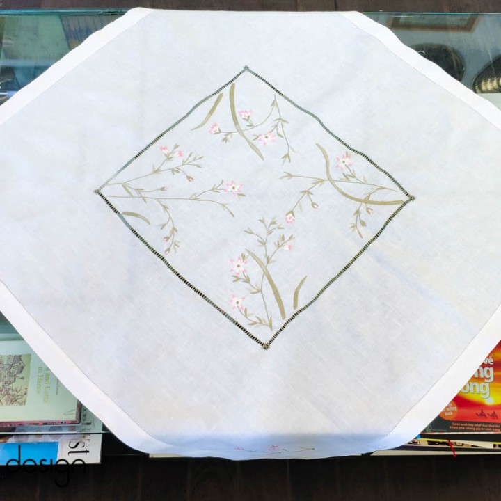 Square table cloth - Wild flower embroidery (size 90cm)